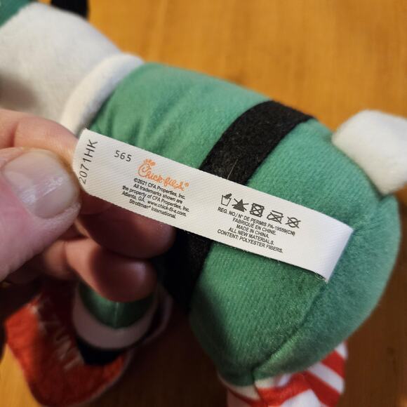 Chick-fil-A Christmas Cow Elf Plush Stuffed Animal Chikin Iz The Best Prezunt - Picture 8 of 9